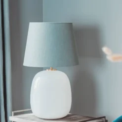 Austra Bordlampe Hvit 40*30*38 Sort skjerm