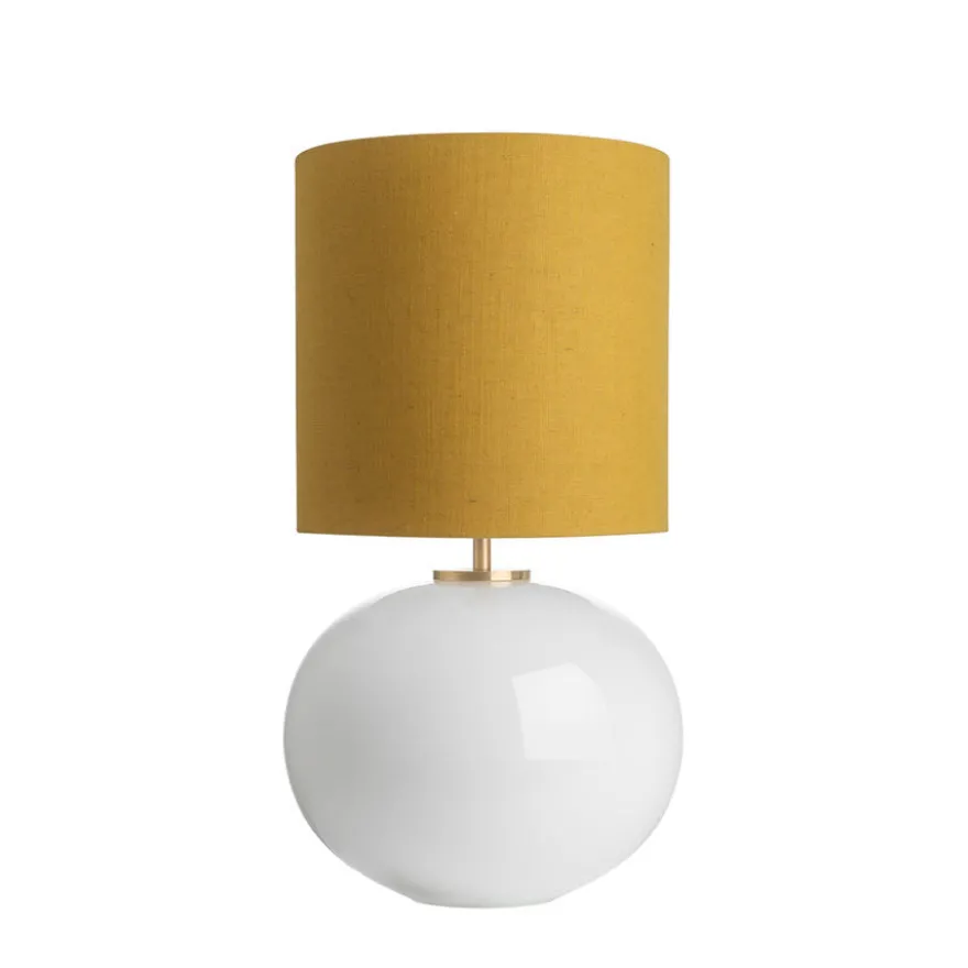 SENJA BORDLAMPE HVIT M. MESSING ARMATUR, GUL 30*30 SKJERM